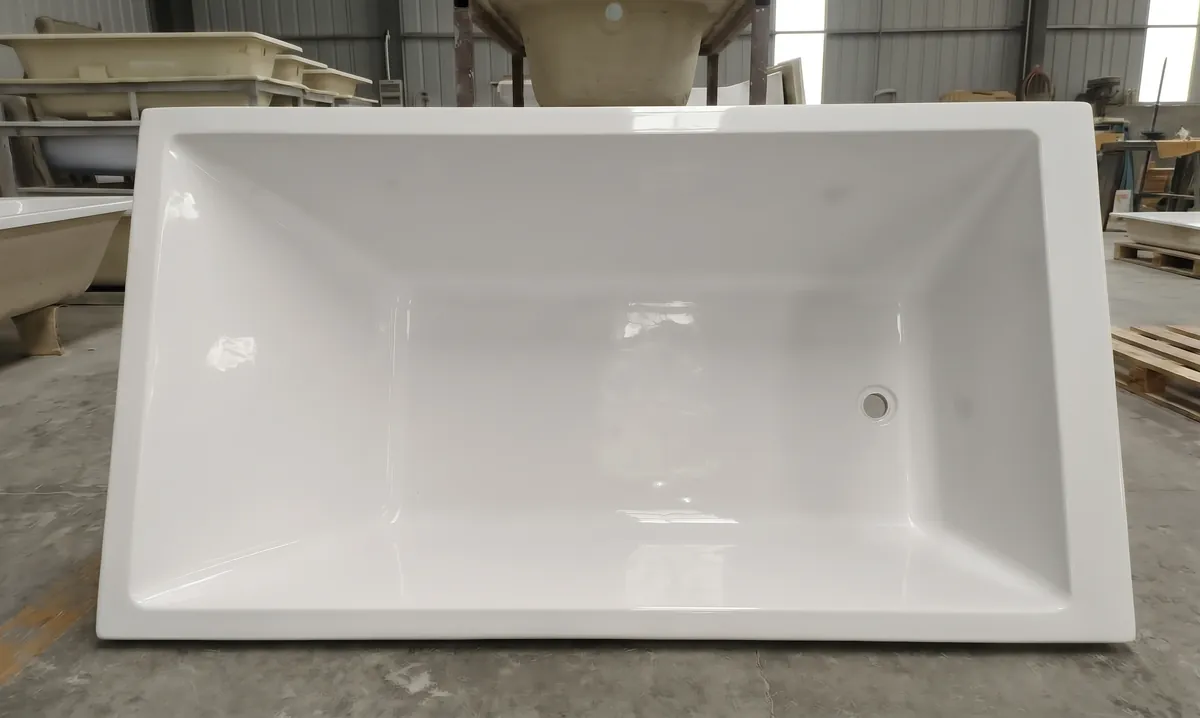 Casco de Tina Coinco 167×92×58 cm - Polyplas Chile